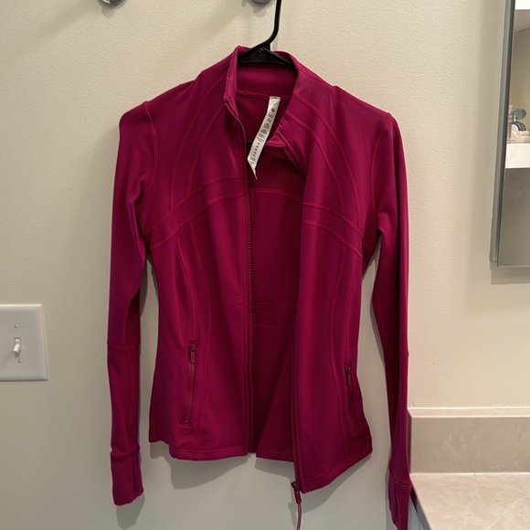Lululemon define jacket size 4 - Picture 6 of 6